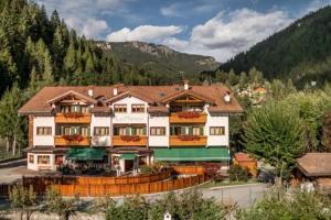 Hotel La Maison Wellness & Spa, Alleghe