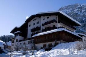 Hotel Dolomiti, La Villa