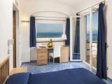 Luxury Double room with balcony and with partial sea view