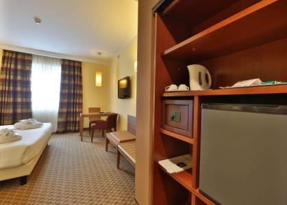 Best Western Grand Guinigi - 12