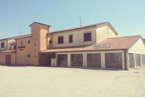 Hotel Softwood, Recanati