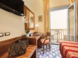 Classic Double room with balcony and with courtyard view