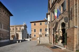 Albergo San Domenico, Urbino