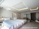 Deluxe Double room with pool view