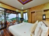 Deluxe room with partial sea view