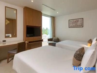 Splash Beach Resort, Maikhao Phuket - SHA Extra Plus - 200