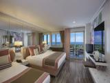 Standard Double room with partial sea view