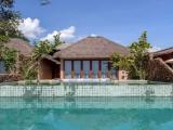 Villa with balcony and beachfront