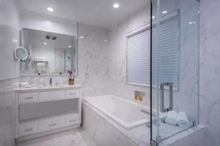 Beverly Hills Plaza & Spa - 7