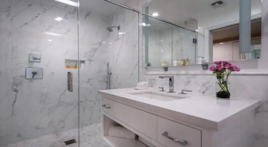 Beverly Hills Plaza & Spa - 39