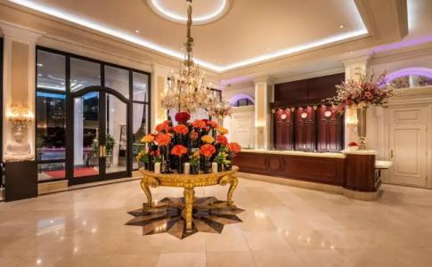 Beverly Hills Plaza & Spa - 18
