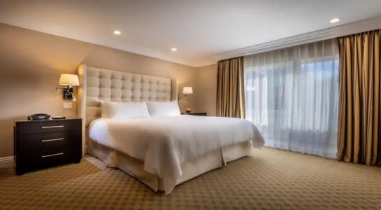Beverly Hills Plaza & Spa - 40