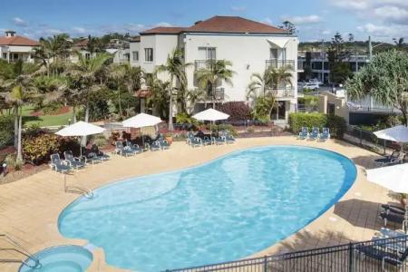 Golden Riviera Absolute Beachfront Resort - 22