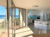 3 Bedrooms Apartment with balcony and beachfront