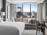 Guestroom with city view