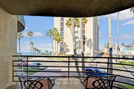 Pacific Terrace - 147