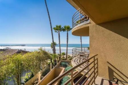 Pacific Terrace - 121
