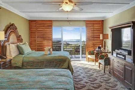 Pacific Terrace - 118