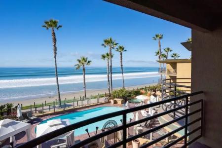 Pacific Terrace - 136
