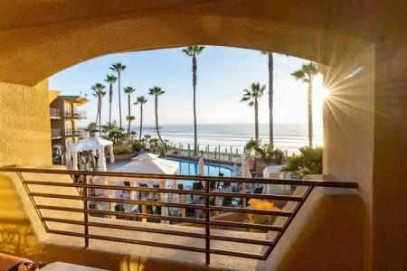Pacific Terrace - 167