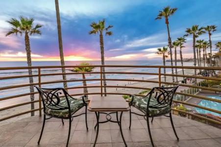 Pacific Terrace - 204