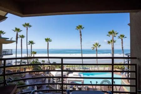 Pacific Terrace - 138