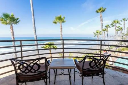 Pacific Terrace - 200