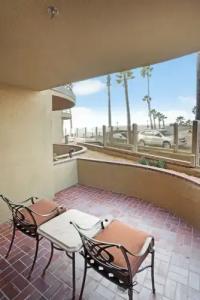 Pacific Terrace - 128