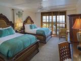 Standard Quadruple room with partial ocean view