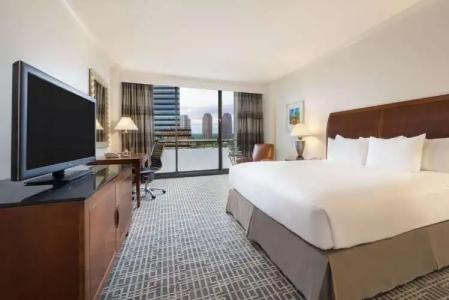 Hilton Houston Post Oak by the Galleria - 23