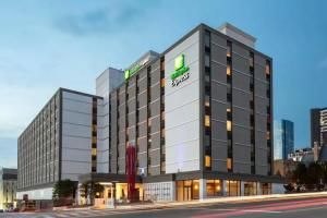 Holiday Inn Express Nashville-Downtown Conference Center, an IHG Hotel, Nashville