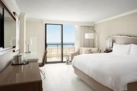 Fort Lauderdale Marriott Harbor Beach Resort & Spa - 3