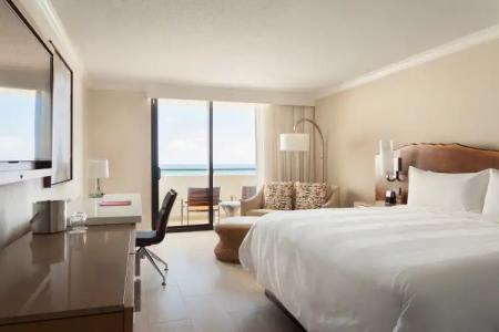 Fort Lauderdale Marriott Harbor Beach Resort & Spa - 2