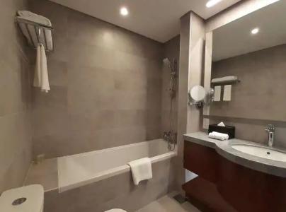 Somerset West Bay Doha - 8