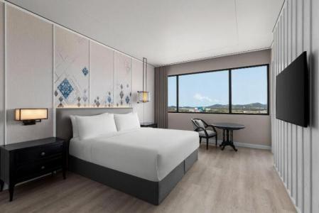 Courtyard by Marriott Phuket Town - 59