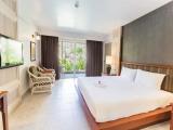 Deluxe Double room with pool view