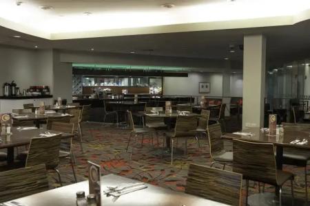 DoubleTree by Hilton Cairns - 14