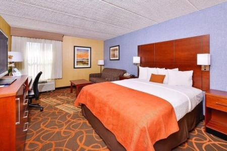 Best Western Plus Fresno Airport - 24