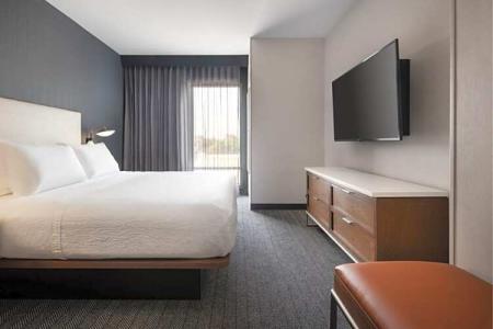 Courtyard by Marriott Fresno - 77