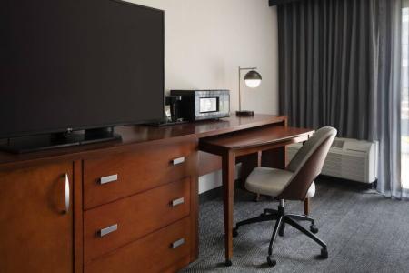 Courtyard by Marriott Fresno - 66