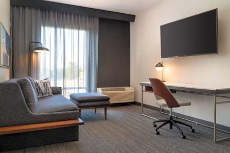 Courtyard by Marriott Fresno - 78