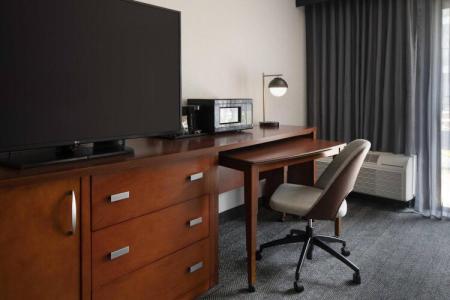 Courtyard by Marriott Fresno - 61