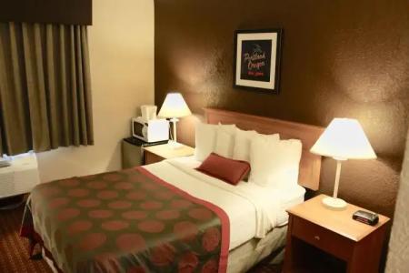 Ramada by Wyndham Portland - 112