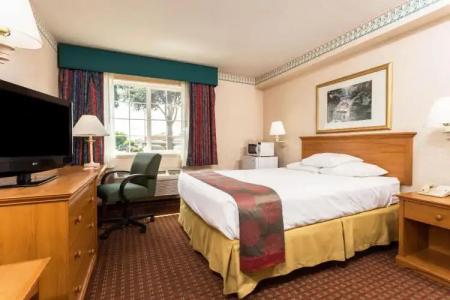 Ramada by Wyndham Portland - 113