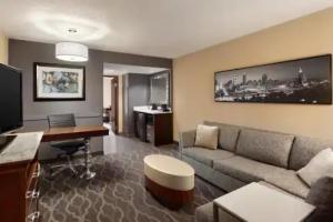 Embassy Suites by Hilton Atlanta Airport, Atlanta