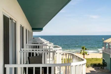 DoubleTree by Hilton Ocean City Oceanfront - 137