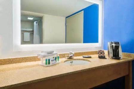 Holiday Inn Express Miami Airport Doral Area, an IHG - 32