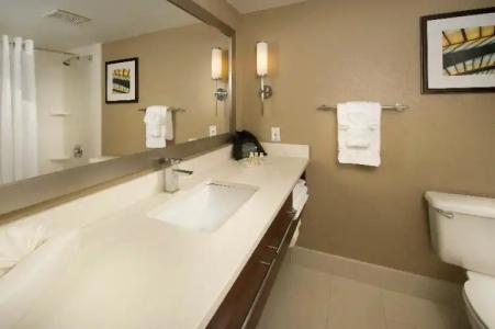 Holiday Inn Miami-Doral Area, an IHG - 71