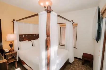 Pantai Inn - 104