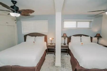 Pantai Inn - 153